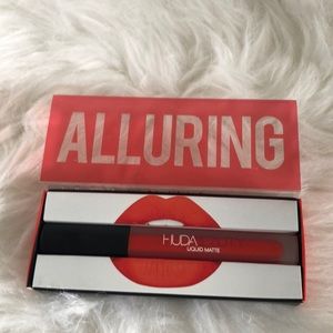 Huda beauty alluring liquid Matte lipstick